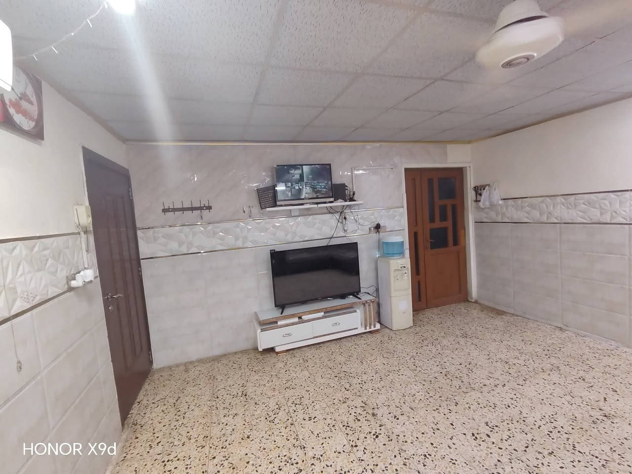 بيت للبيع بحساب ارض ٢٠٠متر بسم صاحب الدار ملك صرف طابو زهور بي محلات ٢على شارع سايدين  حي سومر قرب بانزيخانه اكد  السعر ١٥٠☘️***********🥀***********
