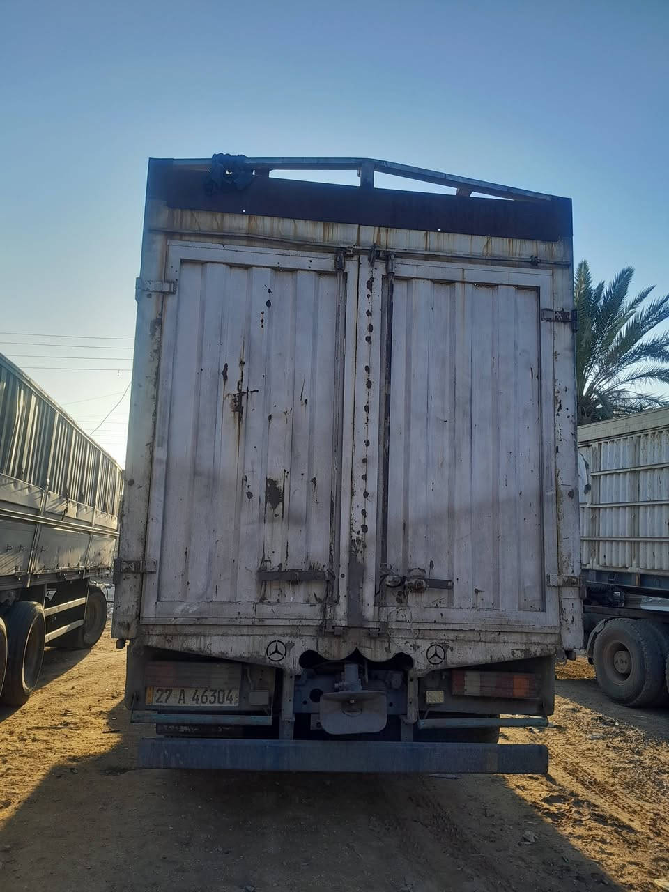 السلام عليكم بدي للبيع قفص للبيع  ***********
