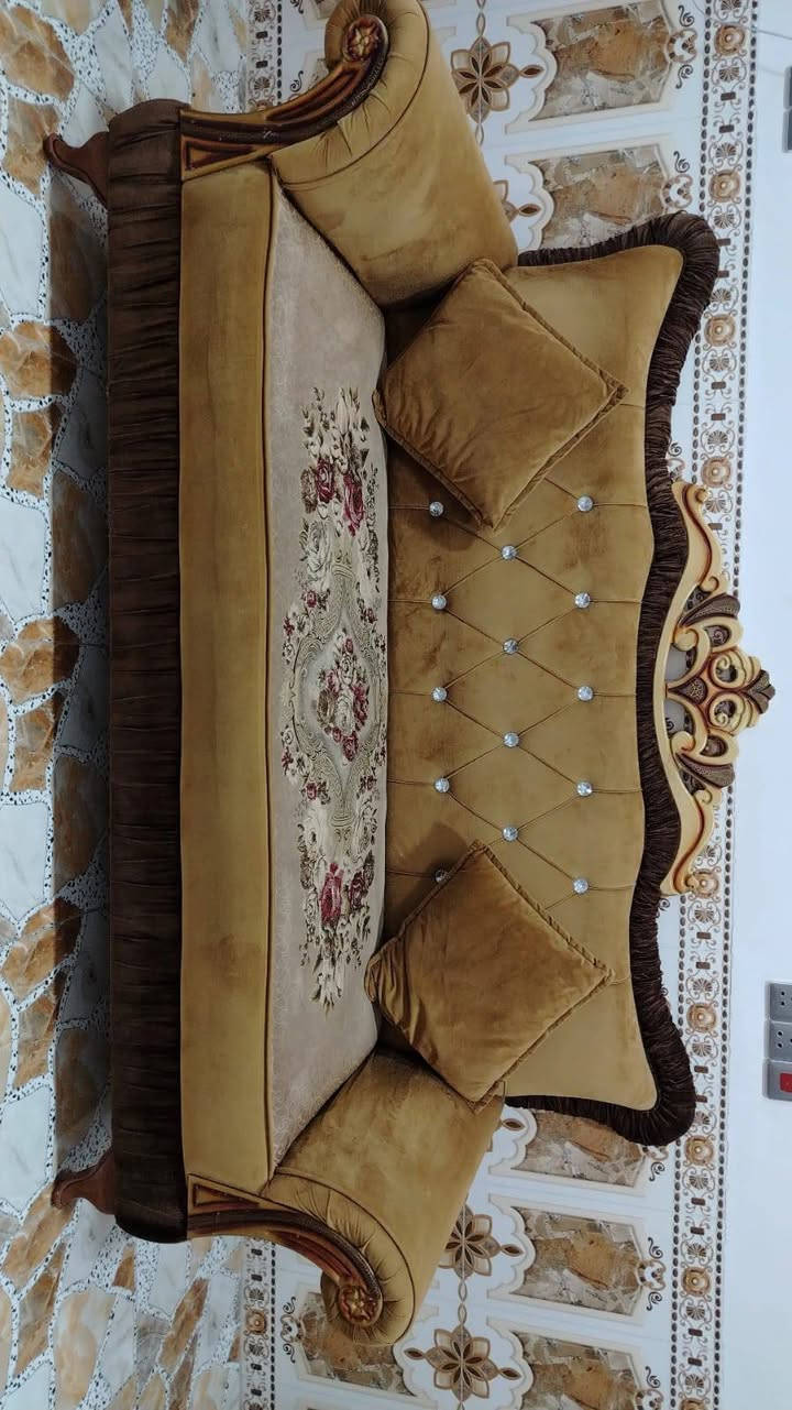 تخم 6 مقاعد وحدة جبيرة.وحدة وسط.وحدة صغيرة مثل ما موضح بالصورة ب200


**إذا كنت صاحب هذا الإعلان وتريد حذفه لأي سبب، رجاءا أرسل رسالة إلى الدعم الفني**