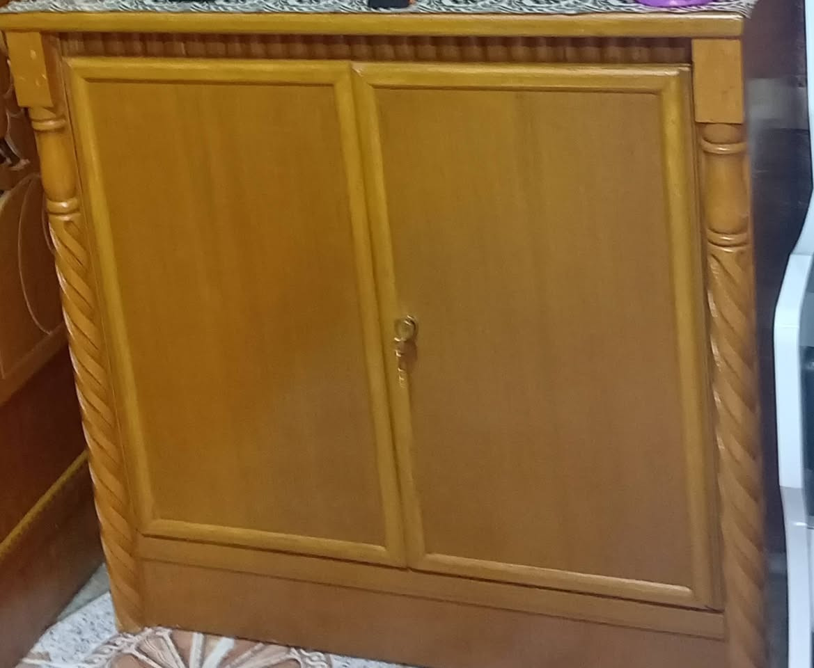 السلام عليكم للبيع غرفة نوم خشب صاج السعر ١/١٠٠ العنوان بابل المسيب الاتصال على هذا الرقم ***********
