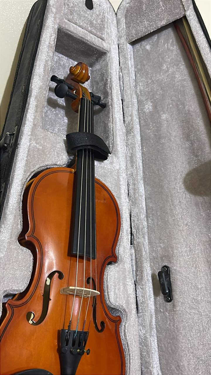 كمان خشب قيقب 
قوس صابونة وحقيبة نظافة 100‎%‎ 
مستخدم للتصوير فقط 
البلديات


**إذا كنت صاحب هذا الإعلان وتريد حذفه لأي سبب، رجاءا أرسل رسالة إلى الدعم الفني**