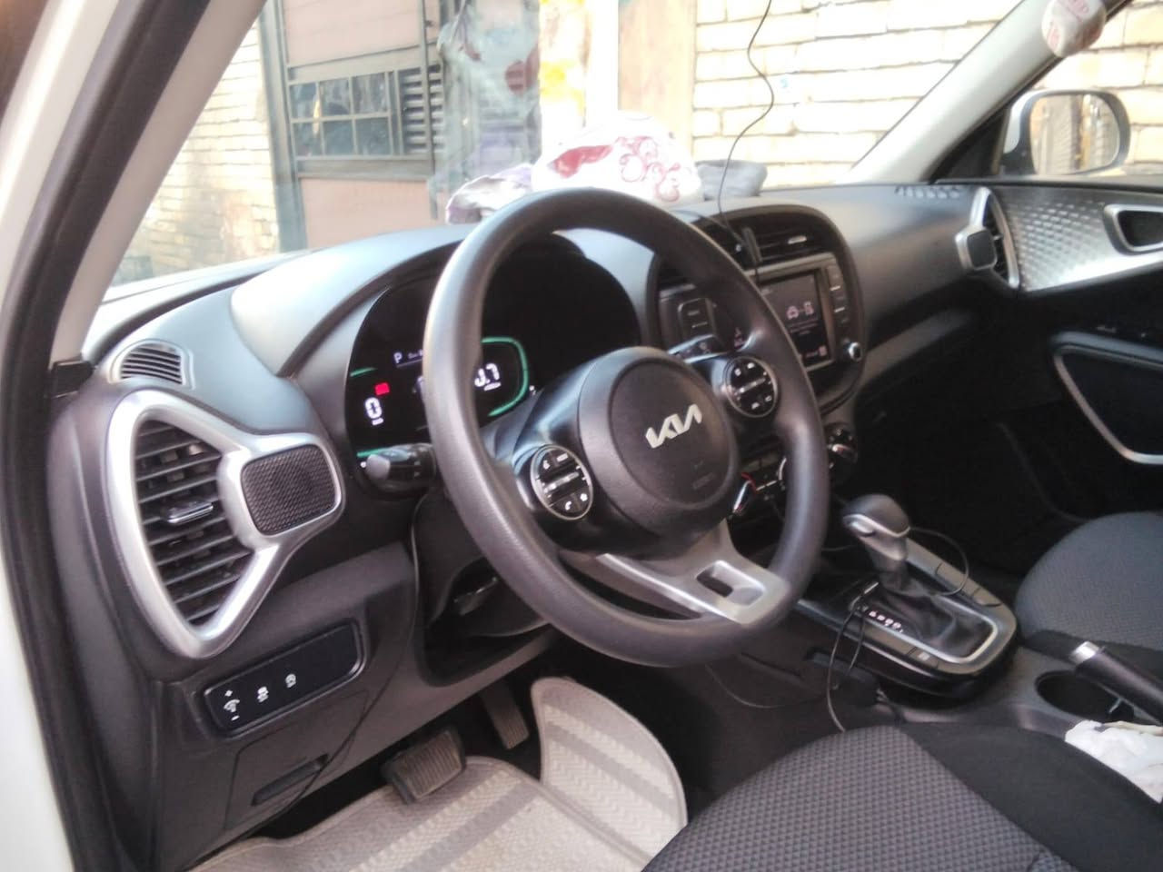 سلام عليكم
للبيع كيا صول 2023. 

وارد امريكي 

رقم بغداد

 تحويل ثاني يوم

مكينة 2000 دوش.  سيارة كاملة ما بيها نقص 

صور الحادث.   موجودة وصور السيارة

رقم الهاتف/‏‪***********‬

اتصل.  وادلل. خادم
