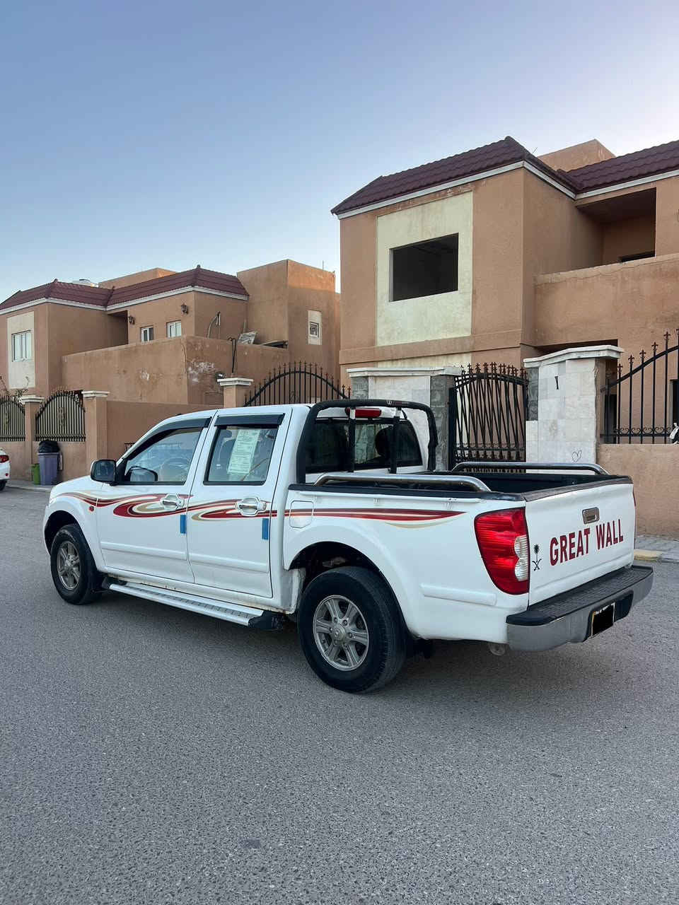 كريت ويل 2013 سياره مكفوله كفاله عامه رقم نجف دولي بسمي هزه جديده وسنويه جديده تبريد شغال كير مكينه حداديه تبريد كله مكفول تخم  تاير جديد يعني سياره ما عايزه شي  بذن الله السعر 65 وبيه مجال مكان سياره بنجف 
***********
