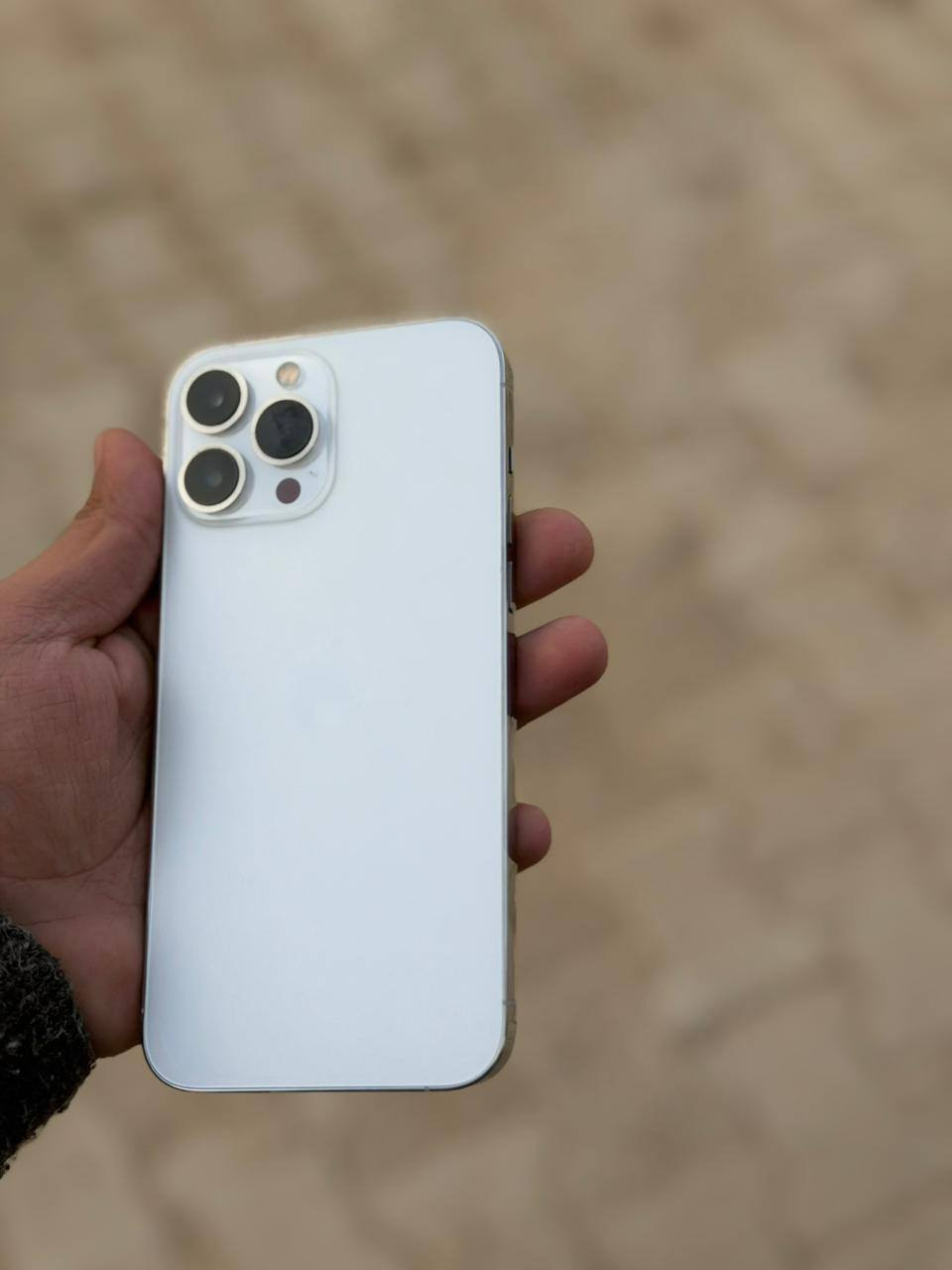 السلام عليكم إيفون 13 برو ماكس أبيض نضيف جدا غير مفتوح أبدا ولا زلغ الجهاز في حالة الوكالة بطارية 86 العنوان ناحية الوحدة السعر 700 ألف قفل رقم الهاتف ***********
