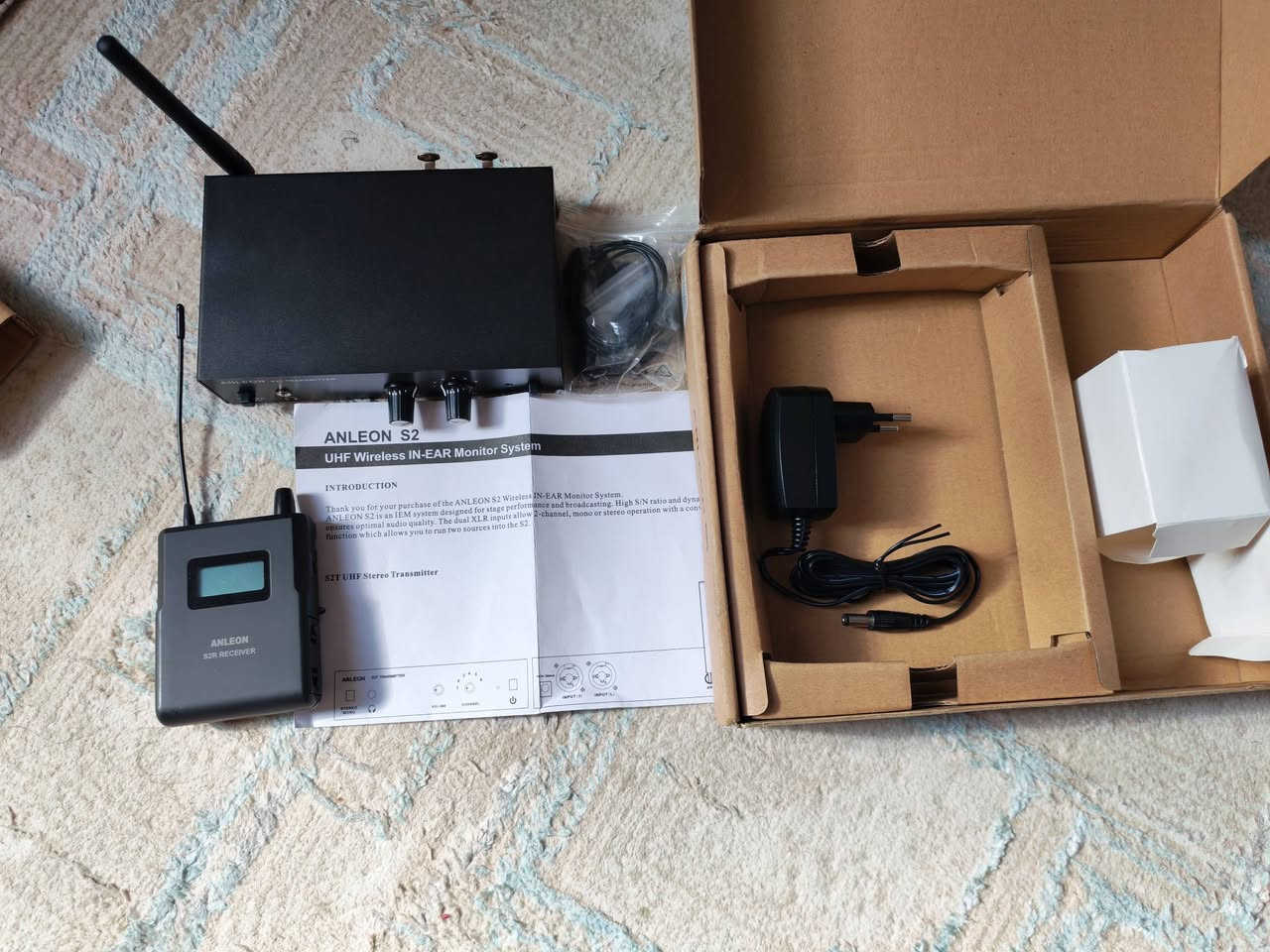 للبيع نظام ANLEON S2 لاسلكي للموسيقيين - جديد بالكرتون (سعر كسر)
نظام ستيريو احترافي كامل الملحقات، أداء صافي وبدون تشويش للمسرح.
السعر نهائي: 140,000


**إذا كنت صاحب هذا الإعلان وتريد حذفه لأي سبب، رجاءا أرسل رسالة إلى الدعم الفني**