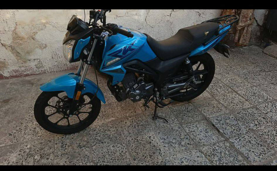 السلام عليكم شباب دراجة آر كي من كي وأي إيطالي شباب دراجة ماشية 22 ألف خير من الله جديدة وإذا تجي مو نفس كلامي بل منشور الكروة علية مكينتها 200 سيسي شك الكاع سنوية باسمي تحويل ثاني يوم رقمها أربيل مكاني الشعب سعر 2,100وبيها مجال بسيط للشراي ***********
