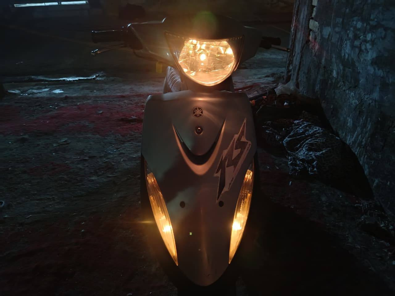 السلام عليكم 
ماكس للبيع مصارله ٤ اشهر من نازله الحاويه شوفت عينك بل صور اي نقص مابيه وسعره ٩٠٠ الرقم *********** والي يريد يفحص خلي يجب ويا 5 فيتريا ويجي والشراي فقط يخابرني على رقم
