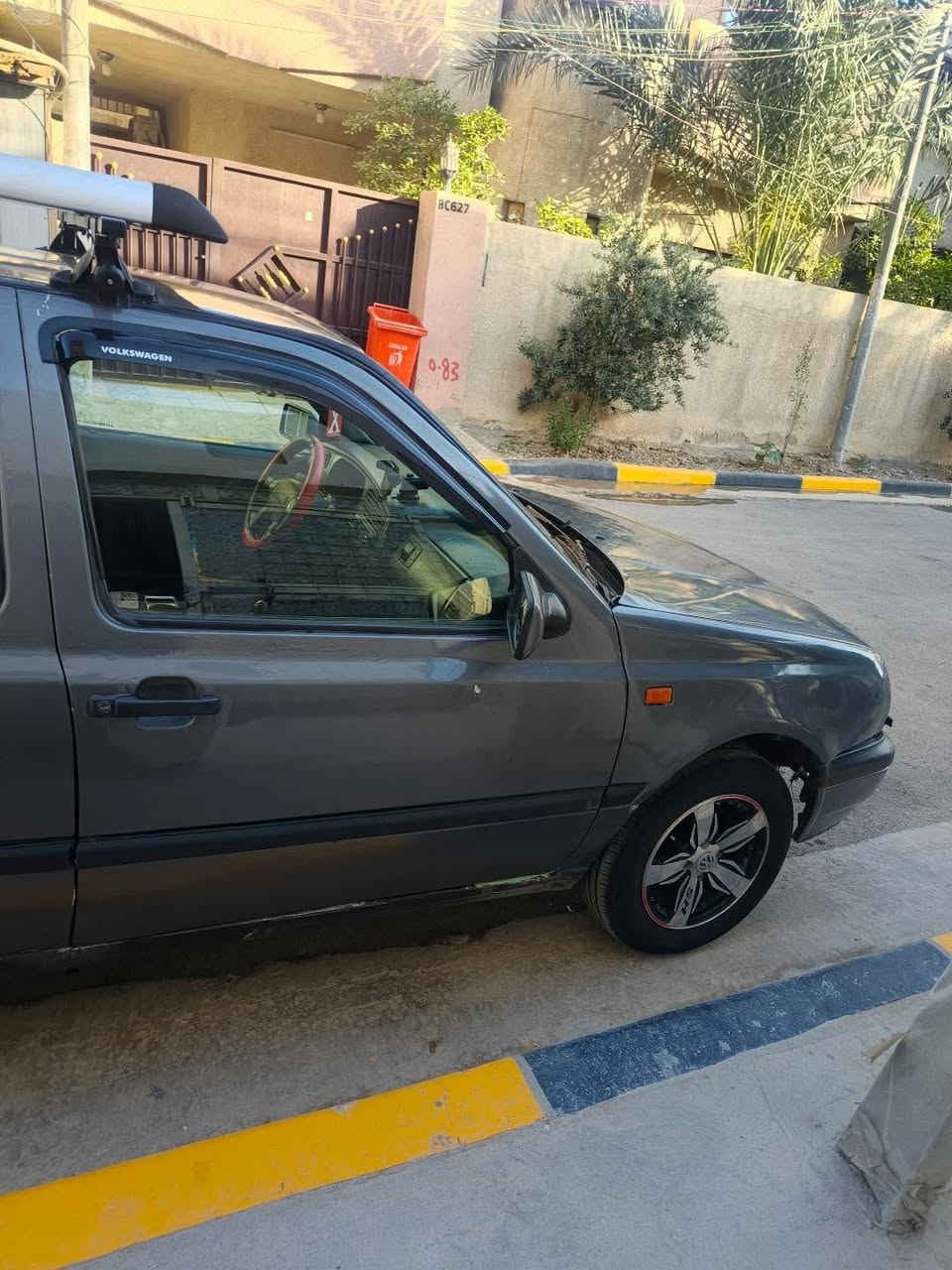 سلام عليكم كولف ١٩٩٢.  مكينة ١٨٠٠ مرغوب كير عادي صدر امامي خلفي جديد منضومة بريك جديدة تخم تاير جديد قبل فترة قليلة شديتة رقم دولي جديد هزة جديدة تحويل ثاني يوم سيارة نقصها بس تبريد مكاني بغداد الدورة 
*********** مستعجل عال بيع سعر خاص رقم بي واتساب
