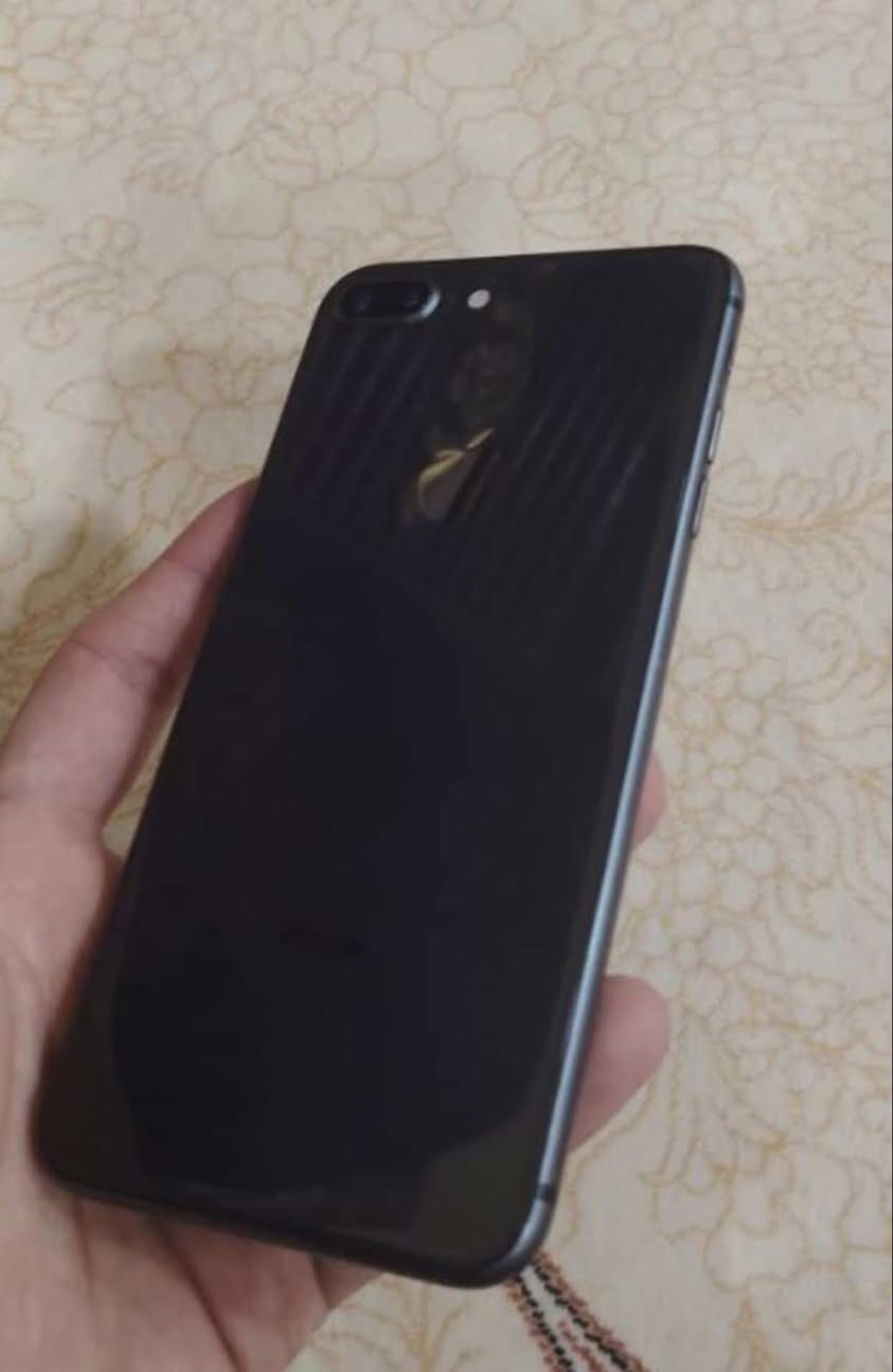 ايفون 8 بلص
ذاكرة 256 بطارية 

مبدلة (‎%‎100)

ما مستخدم اهواي كارتونه وياه 

مرفوعه شاشة من فوك شوية

السعر 150 وبي مجال بسيط

*********** راسلني واتساب
