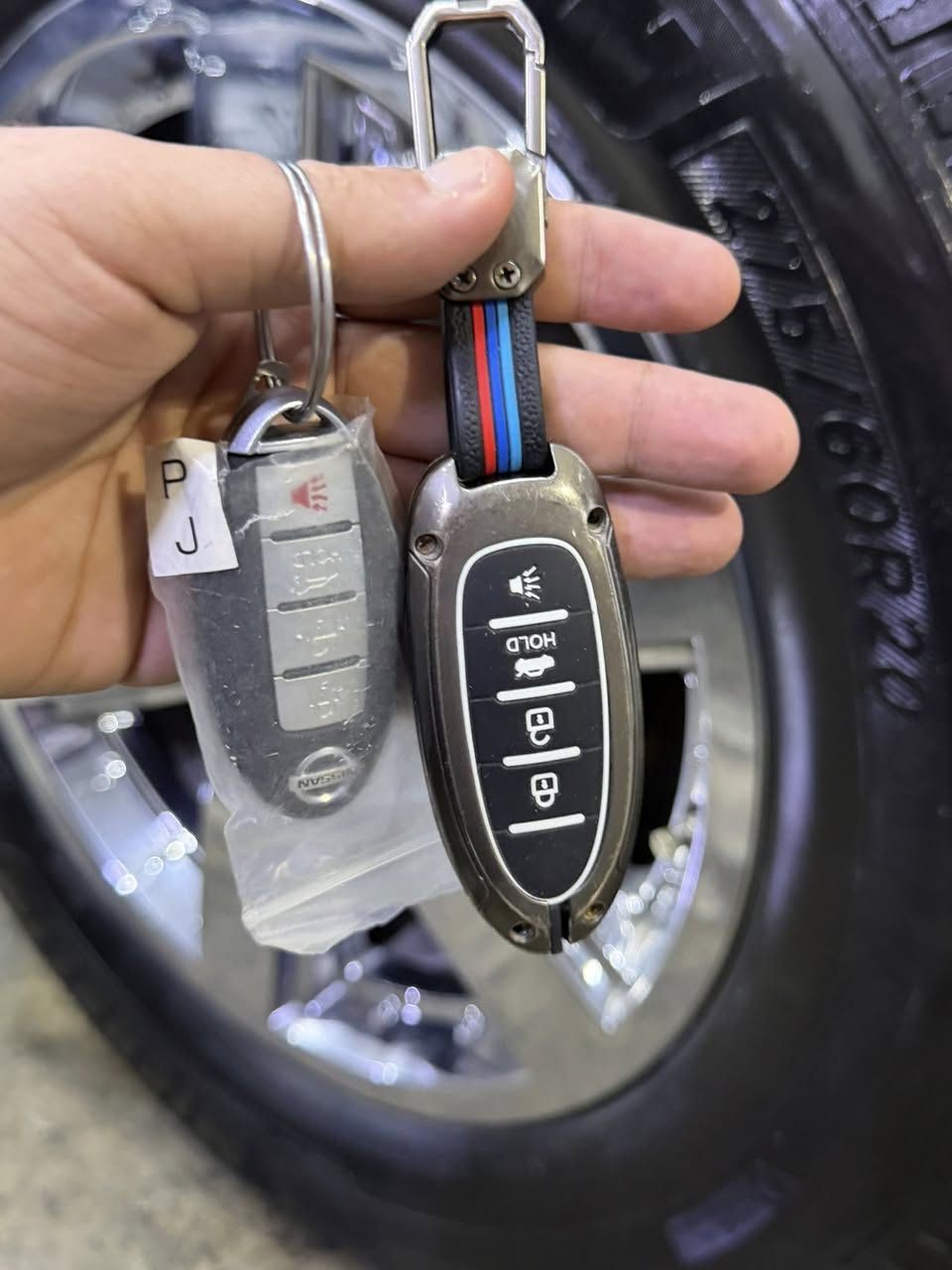 السلام عليكم ارماده 2011 خليجي وكالة ماشي 88 كم عل وضع شركة جديده لوك اخت زيرو تجي لسيارة حسب ماشي 10 ألف 
فول موصفات رقم بغداد بسمي مكان بغداد *********** باقي تفاصيل اتصال
