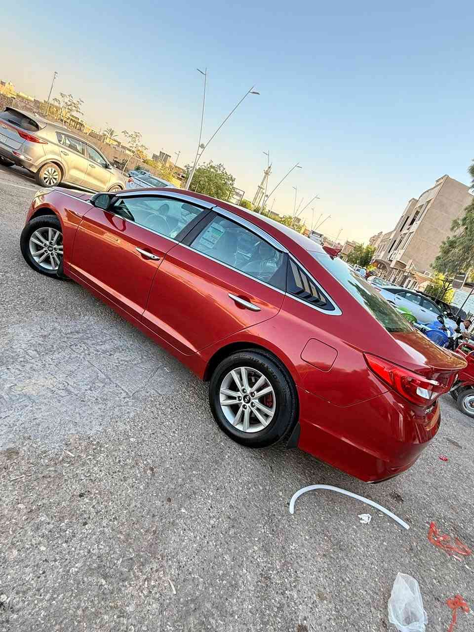 سوناتا 2017  رقم أنبار الجديد الدولي ضررها بنيد وجاملغ  واني صبغتها حزام للجماليه وعندي صورها قبل صبغ 
محرك 2400
كير أوتوماتيك وعادي 
تبريد تدفئه شغال 
شاشه وكامره 
كشنات جلد
ماشيه 110 كيلو 
ثلاث انظمه للقياده
ويل كب 16 بلادي 
بجم  زنون اصلي 
تحكم ستيرن
كروز سرعه
سياره كل شي ما ناقصها جاهزه من كل شي 

السعر مناسبه كولش

***********
