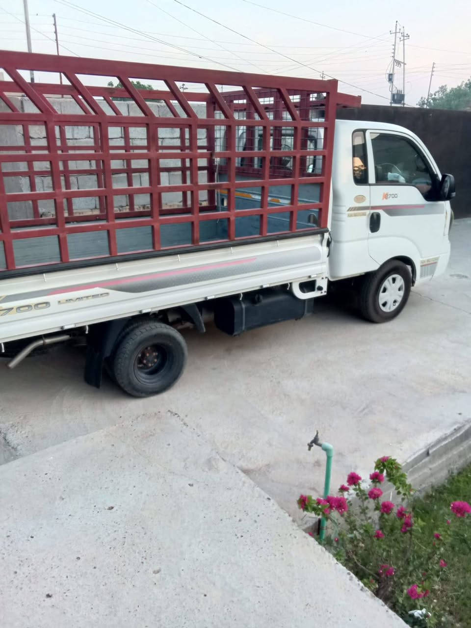بسبب. الوعود الكاذبه اعيد النشر  سياره كيا عموشه موديل 20 سباره. جاهزه ماناقص شي على وضع الشركه مامبدل بيها برغي باستثناء امبدل الايت الامامي جنب السايق تدفئه تبريد  الرقم  بغداد الانكليزي الجديد وهزه جديده. وبااسمي تحويل.  اشوكت مايحب المشتري  التواصل على الرقم
***********
