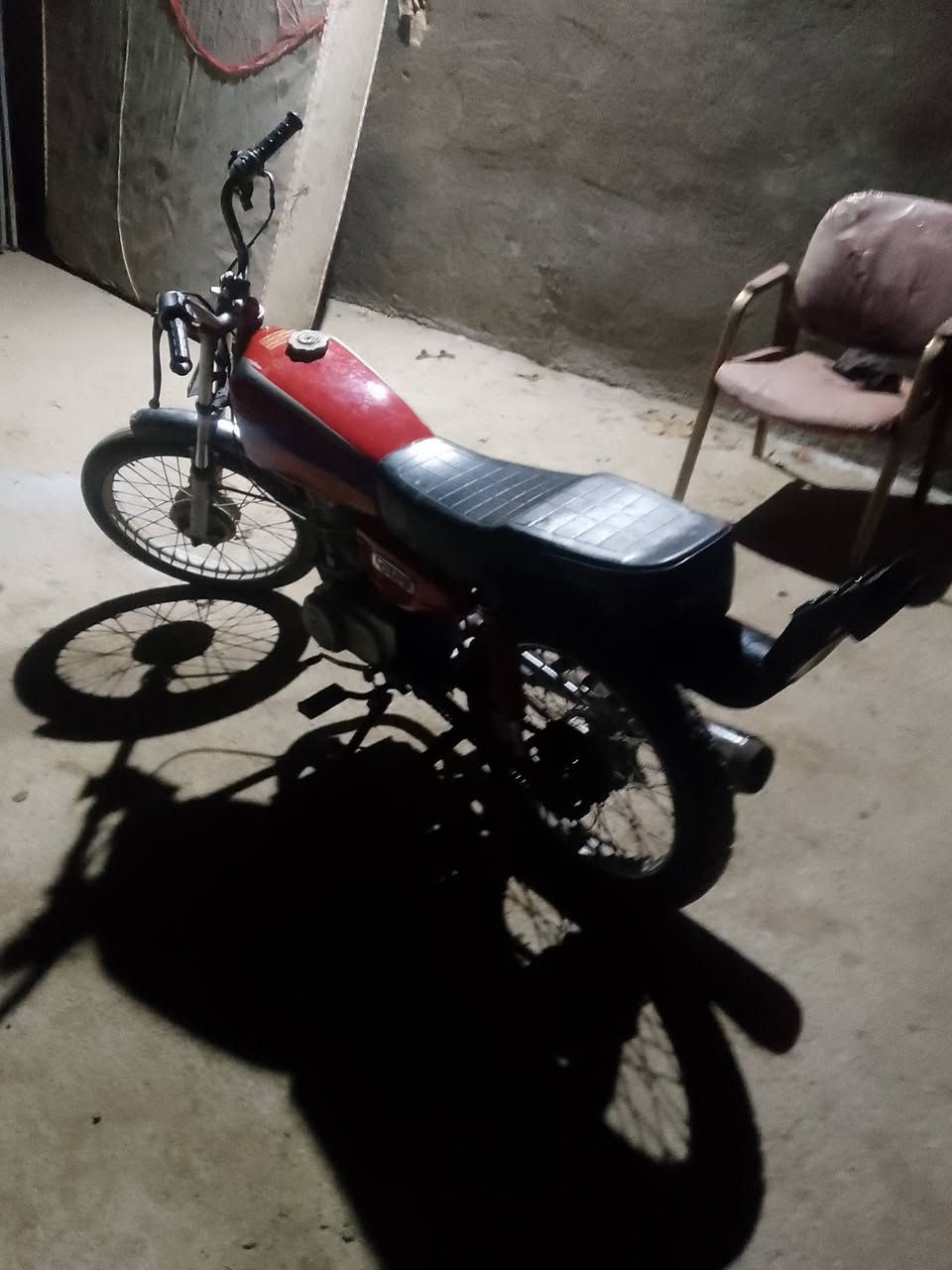 سلام وعليكم للبيع او مراوس درجه 4 كير  ..كلك  دراجه تخبل  السعر 325وبيه مجال قليل  مكان كربلاء طريق الحسينيه الكنطره البيظاء. ***********
ملاحضه/ اذا مو شراي لا تكسر بل سعره لا تسمع كلام مو حلو
