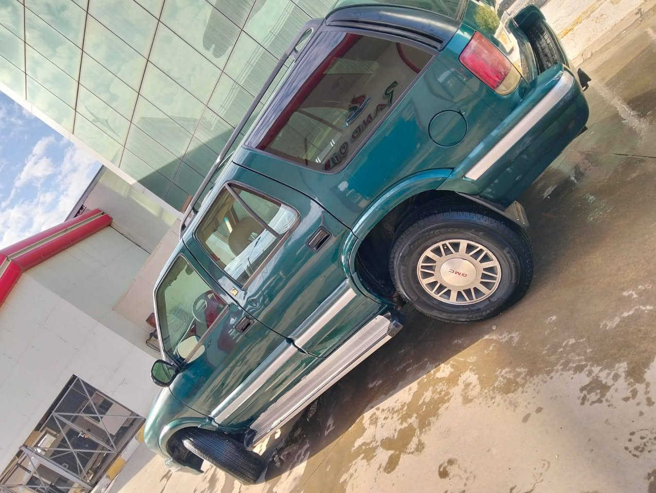 جمسي جيمي موديل 96 للبيع 
كير ومحرك ٦ سلندر بشرط 
تبريد شغال 
كشنات جلد وكهرباء 
بطاقة بانزين بيه
رقم كركوك تحويل وكالة بشرط 
العنوان كركوك حي الواسطي
السعر ٣٧ وبي مجال بسيط
*********** كركوك, العراق
