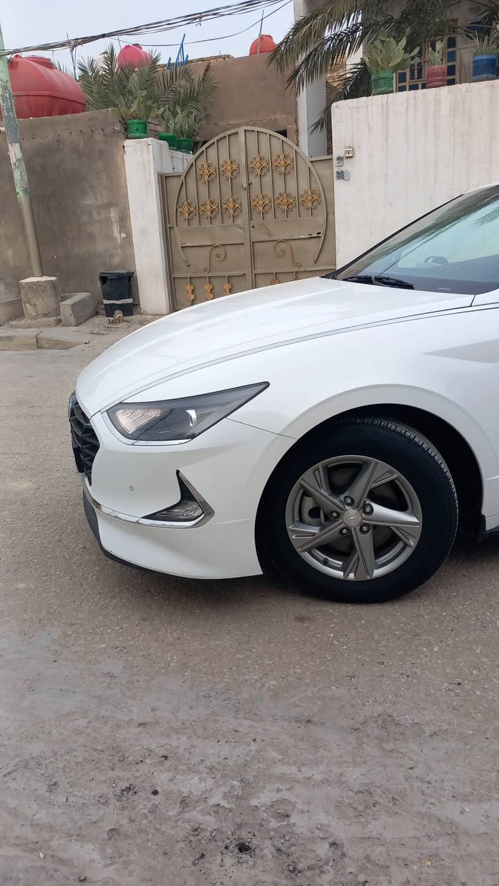 سلام عليكم
سوناتا خليجي.       محرك 2.5 اربعه سلندر mpi
موديل 2023نص فول أبيض صدفي 
حساسات امامي وخلفي
 وتحكمات ستيرن 
مري شفط اشاير بلمري 
السياره كفاله عده رصعه باب الخلف السايق بصيطه كلشش موجوده صورته جوا 
ماشيه 60km
 السياره نضيفه بمعنى الكلمه 
السياره رقم اربيل تريد وكاله او تحويل بأسم شركه 
تخم تاير جديد.                السعر 208وبيه مجال 
مكاني كربلاء حي العامل 
رقم الهاتف ***********
