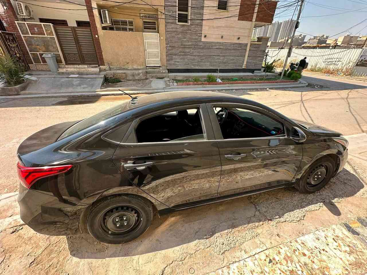 اكسنت موديل ٢٠١٨ 
مواصفات عاديه 
ماشيه 84 الف مايل 
ب١٠٣ وبيها مجال 
***********
