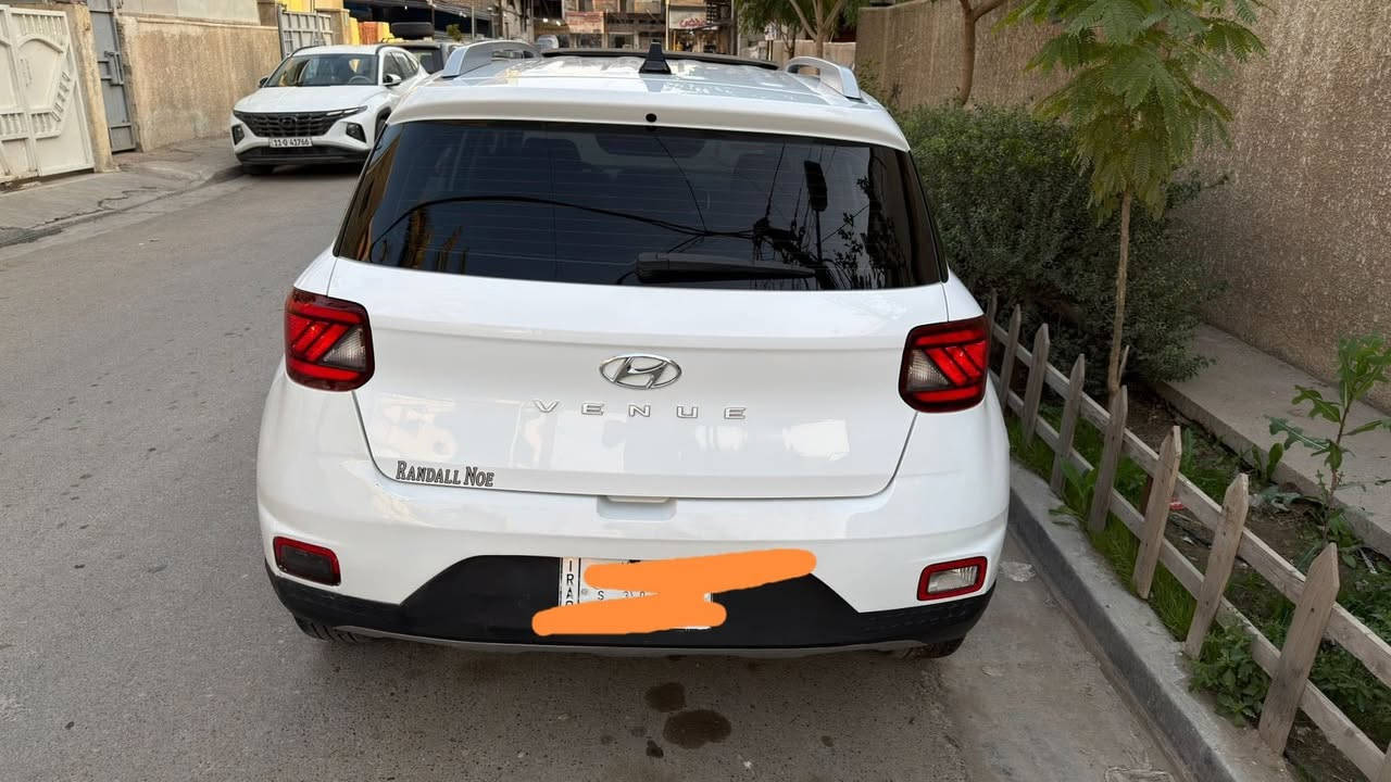 السلام عليكم
هونداي فينو للبيع ٢٠٢٢ 

حادث السيارة مبدل بيها جاملغ جهة اليسرة 

وباب السايق بيها بارد وطاك ايرباك ستيرن وبردّه 

فول مواصفات ما عدا البصمة 

مكان السيارة بغداد / كم ساره 

***********

السعر ١٤٠ $ وبيها مجال شي بسيط
