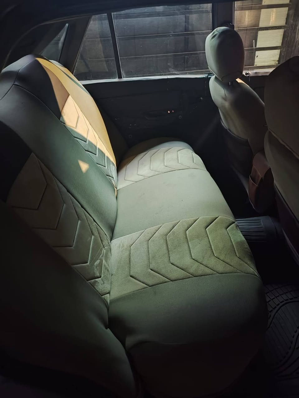 🚗 **برنس فراشة 1996 للبيع**
📍 **بغداد – حي العامل | رقم بغداد | تحويل مباشر**
✅ **نظيفة جدًا ومال بيت**

🔧 محرك **2000 مسكّر**
🔧 كير أوتوماتيك **جديد**
🔧 قبغ ولفات + تبريد شغال
🔧 صدر أمامي وخلفي + صالنصة وبواري **جديدة**
🔧 تايرات **جديدة** – كهربائيات شغالة
❗ ما عدا كيج البنزين
🔧 داخلية نظيفة + دوشمة جديدة

💰 **السعر: 34 ورقة**
📞 ************* واتساب / اتصال**

#برنس #برنس_فراشة #برنس_للبيع #سيارات_بغداد #سيارات_العراق بغداد, العراق
