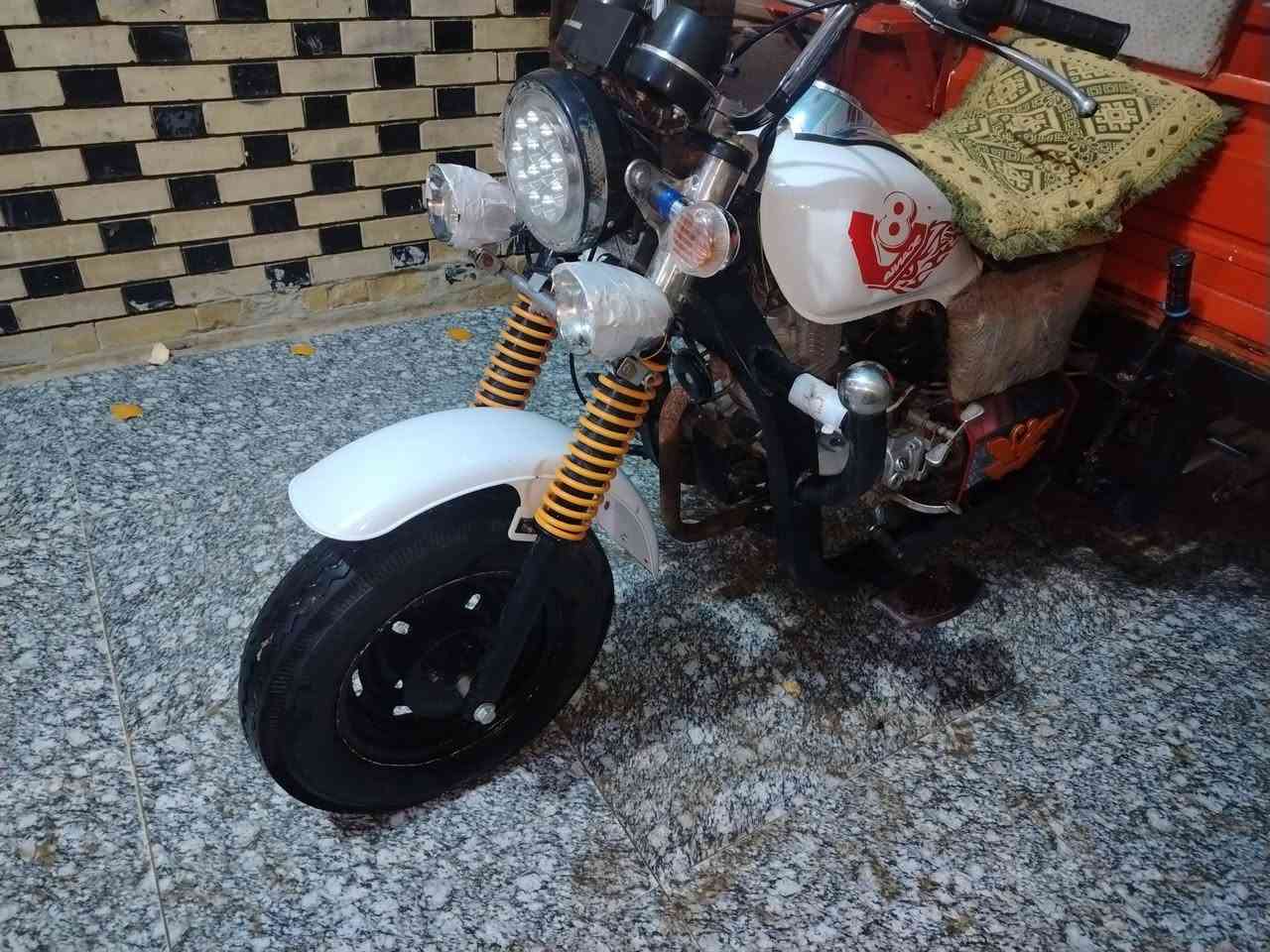 للبيع موديل 13اوراق اصولي محرك 22نضيف مفتوحة مره وحده شرط مكفوله كفاله اكلها شغاله نكر سلف ماعوزه شي مو شراي لا يراسل ويتعبني وتعبه تواير جدد كلها جديد الله شاهد ماعوزه لو برقي مستعجل عله بيعته ***********
