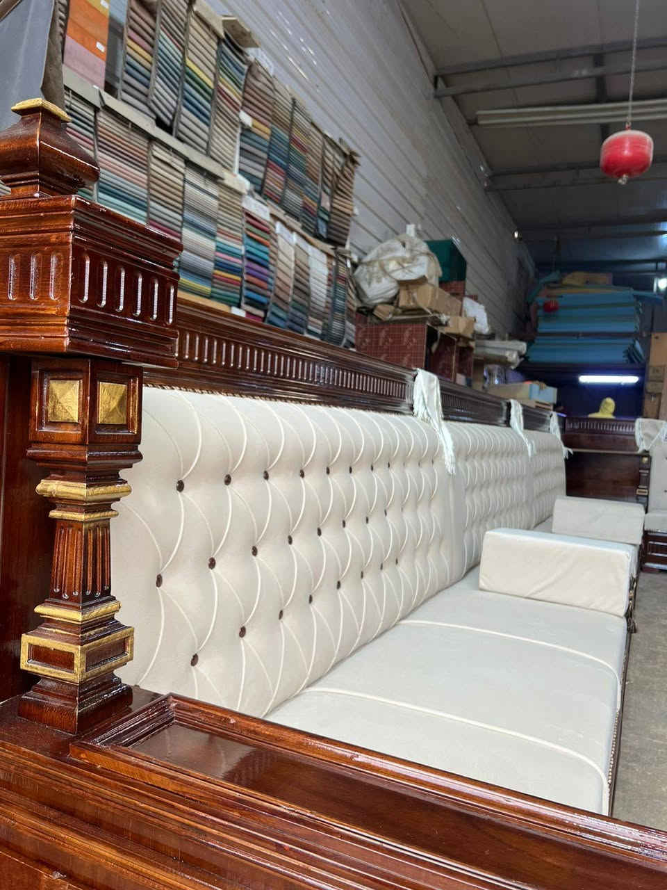 طلب احد الزبائن 👈 طراز حديث وانيقه  من الخشب الصاج والقماش التركي 🇹🇷 والاسفنج العراقي الضغط عالي مع  كلظمان ٦ سنوات حقيقي 😉🫡 والله ولي التوفيق 
يتوفر العمل ب نظام القسط بدون مقدمه عن طريق الماستر كارت 
الاتصال على الأرقام 
***********
***********
ابو جود 🫡😘
