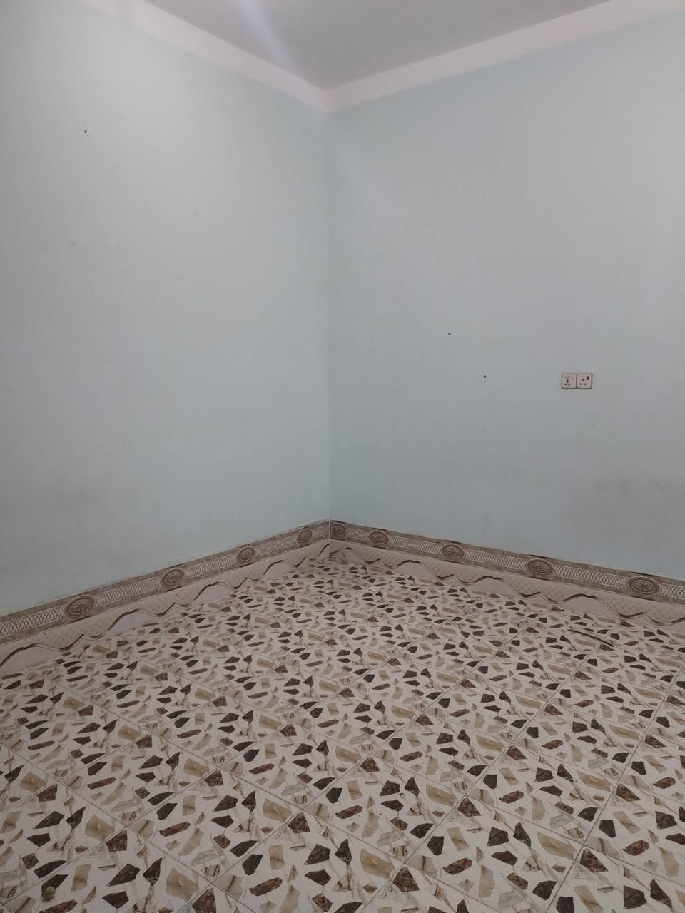 سلام عليكم
بيت اللايجار بشارع البزل يم الملعب
غرفه وبراني ومطبخ وصحيات
***********
