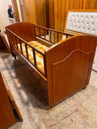 تخت طفل • صاج ثقيل • ثابت ومتحرك