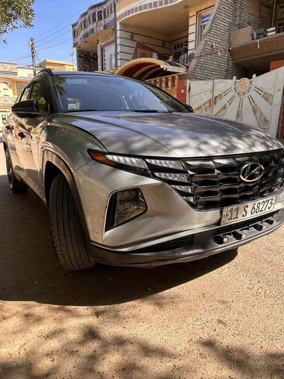 السلام عليكم :للبيع بسعر جداً مناسب 
هيونداي توكسان SEL 2022 
السياره صبغ عام محرك وكير والغد وشاصي وحوض هذن مكفولات 
سعة المحرك : GDi 2.5
نمر بصمات عدد 2
الوارد : وارد امريكا
:اللون : سلفر المرغوب
اللون الداخلي : مخمل اسود
قراءة العداد : 48 الف ميل
الرقم بغداد ب اسمي 
شخصيا 
(HTRAC) 4*4 دفع رباعي وثنائي 
- بصمه تشغيل
-بصمه ابواب
-تشغيل عن بعد
-رادار
-نظام carplay - شاشة كبيره - نظام النقطة العمياء ( حساس مرايا جانبيه)- هاند بريك بصمة
-اوتو هولد
كاميرة خلفية بدقة عالية
نوع المقاعد: كهربائي - تدفئة - المصابيح: زينون - إضاءة ليد- ليزر رقم موجود بالصور تكدر تشوف الحادث *********** بس واتس السعر خاص او واتساب
