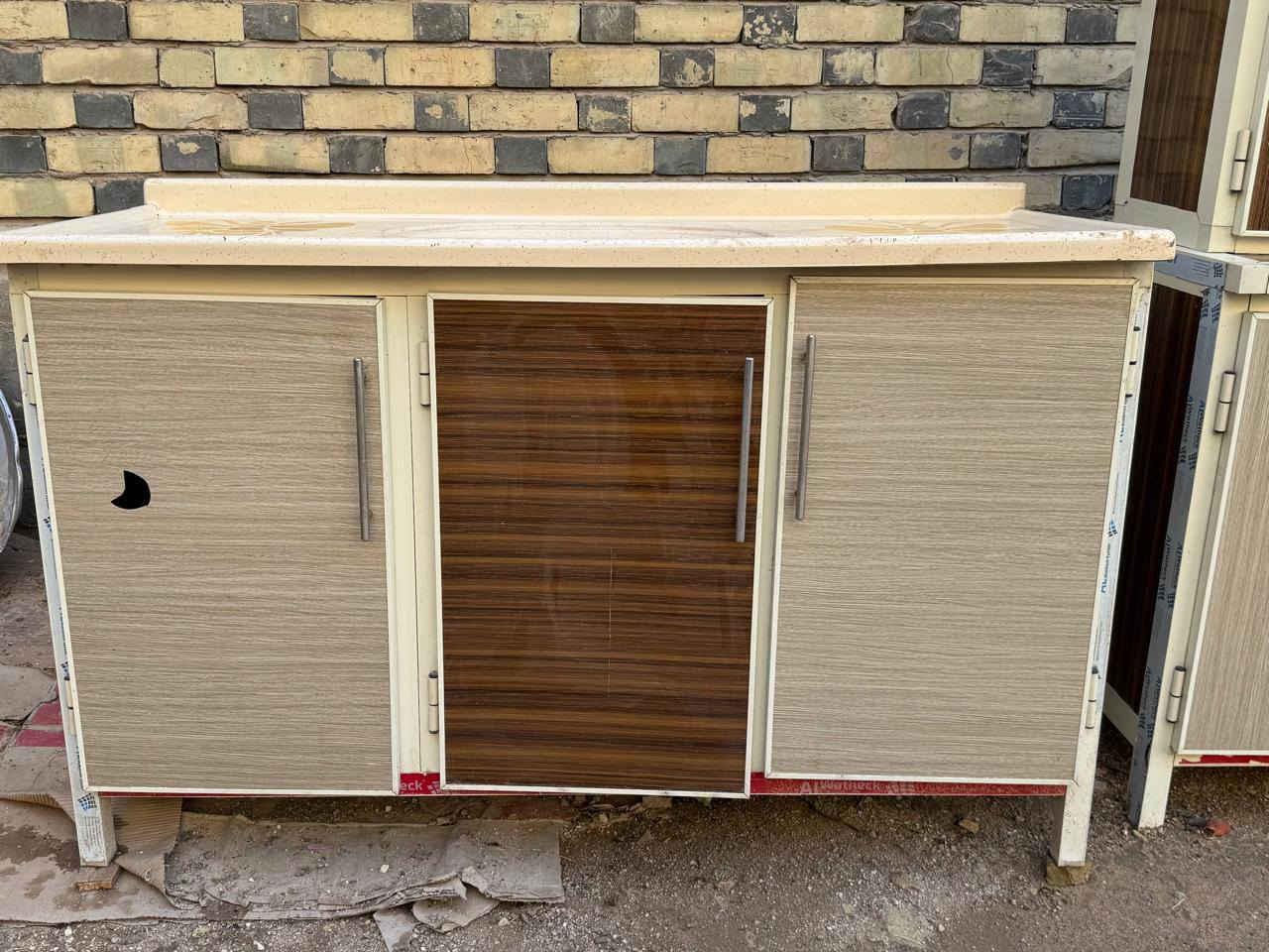 للبيع كاونتر تسكام قياس ملحق ولارضي مترين و50سم./مرمر مترين ./ كنتور اخو جديد لاستفسار  وتساب *********** مكانهم نجف مكلف بدون عموله مباشر
