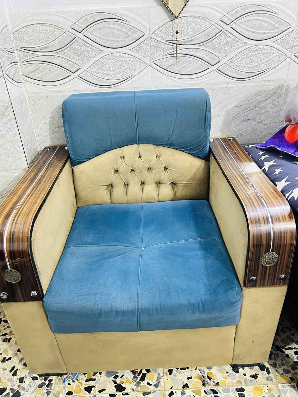 تخم كامل عشر نفرات سعرة 200 وبي مجال للاستفسار ***********

