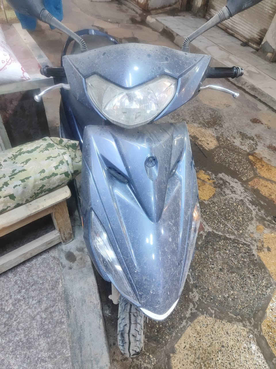 السلام عليكم
اكزز كلش نظيفه كلش ماناقصه 
موديل حديث خير من الله 
السعر 13 ورقه مكانه الحله 
***********
