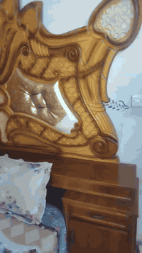 السلام وعليكم غرفه خشاب للبيع مكاني ديالى شهربان وهذا رقمي للتواصل ***********//***********
