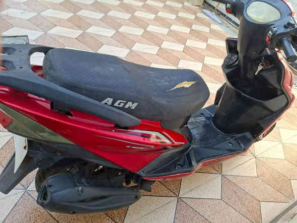 سلام عليكم دراجه سكنس Asm دراجه نضيفه مامفتوحه نقصها بس سلف باتري جديد بس دكمه مال سلف تشكل 
السعر 550وبيه مجال قليل 
***********
