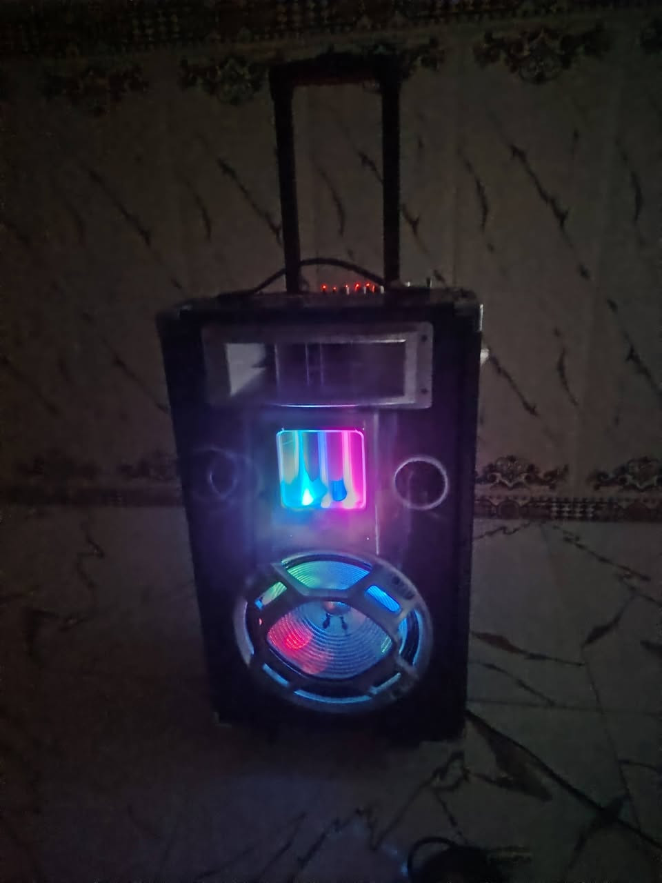 ام بي 3 شحن راديو اواكس اوكس حجم كبير قوي خليجي كويتي تريد تفضل
*********** واتساب
