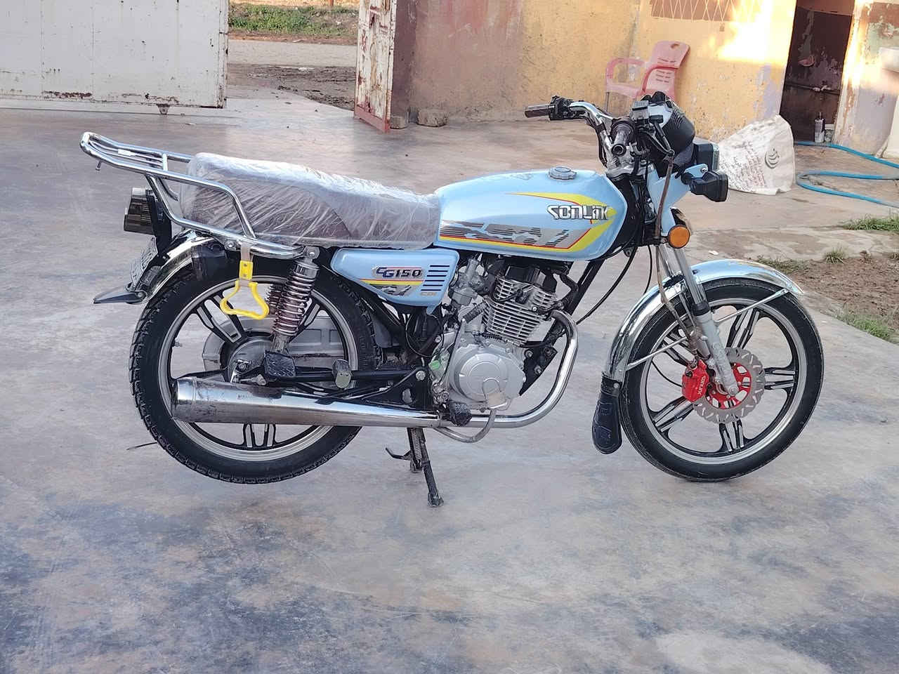 السلام عليكم
للبيع سيفان موديل 2023 وراق كامله كهربائية كله شغاله مكان ديالى سراجق السعر ٦٠٠ وبيه مجال تصل على رقم هاتف ***********
