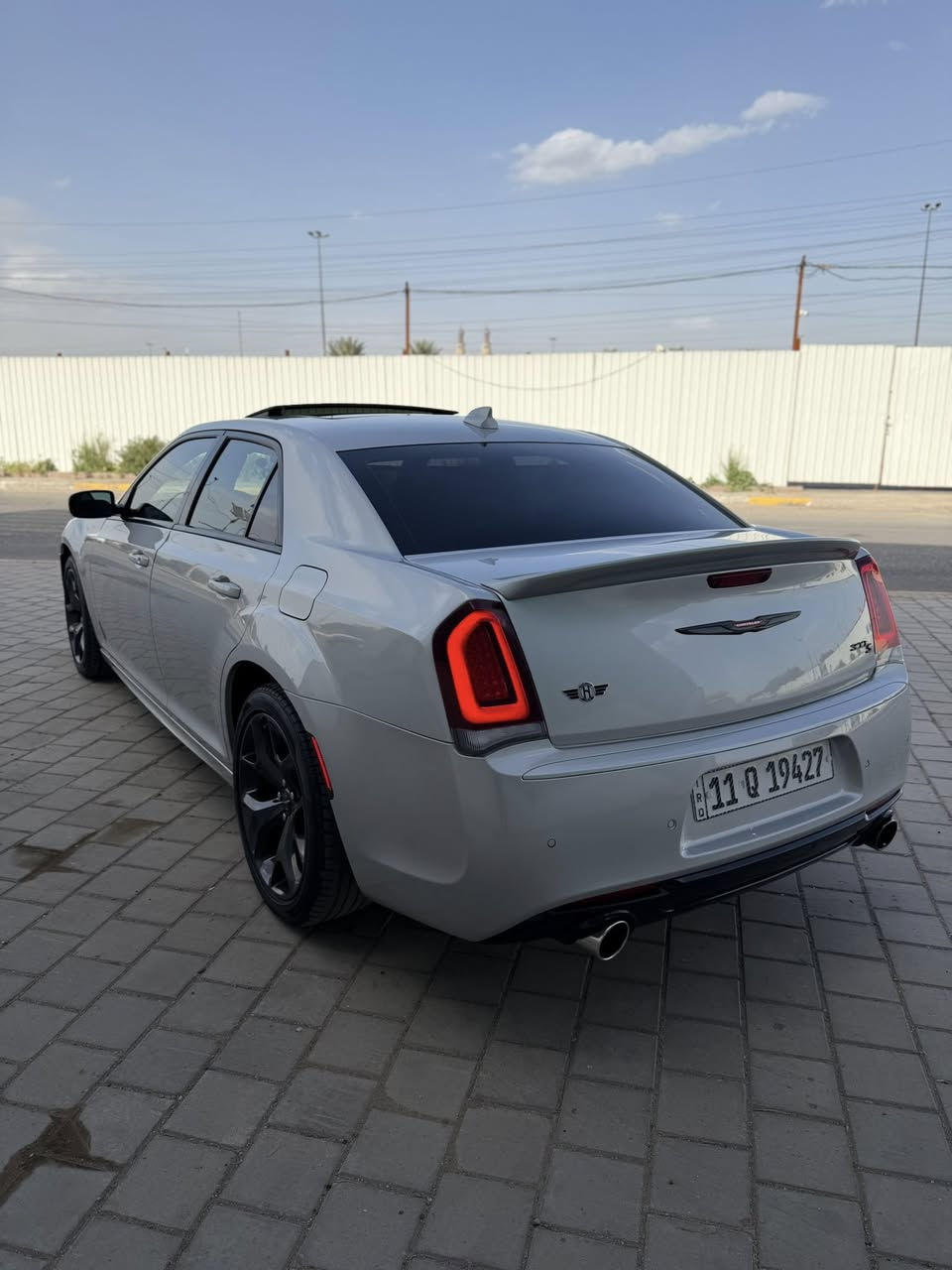 السلام عليكم
للبيع كرايسلر 300s 
موديل 2023 اصل 
محرك 3600 V6
فول مواصفات 1/1 اعلى فئة
بچم عريض SRT  
12 حساس امامي خلفي
رادار امامي
بردة خلفية 
بنوراما 
تدفئة تبريد كلاصات 
لايت زنون اوتو داينمك عدسة متحركة
گيچ 260 / K كيلو
كشنات حضن جلد كامل + تدفئة تبريد
تدفئة ستيرن 
كشنات الخلفية تدفئة
مري قلاب + تعتيم ذاتي كامل
سبايدر خلفي  SRT 
ويل كب نجمة حجم 20
اشاير بلمري
دمام خلفي 
السيارة فول للاخير كل المواصفات بيهة 
رقم بغداد بأسمي ماشية 34 الف كيلو 
السيارة بدون صبغ بدون تبديل بارد بنيد وجاملغ  وبيهة سونار
السعر ٢٦٨ ورقة 
***********
مكاني بغداد
