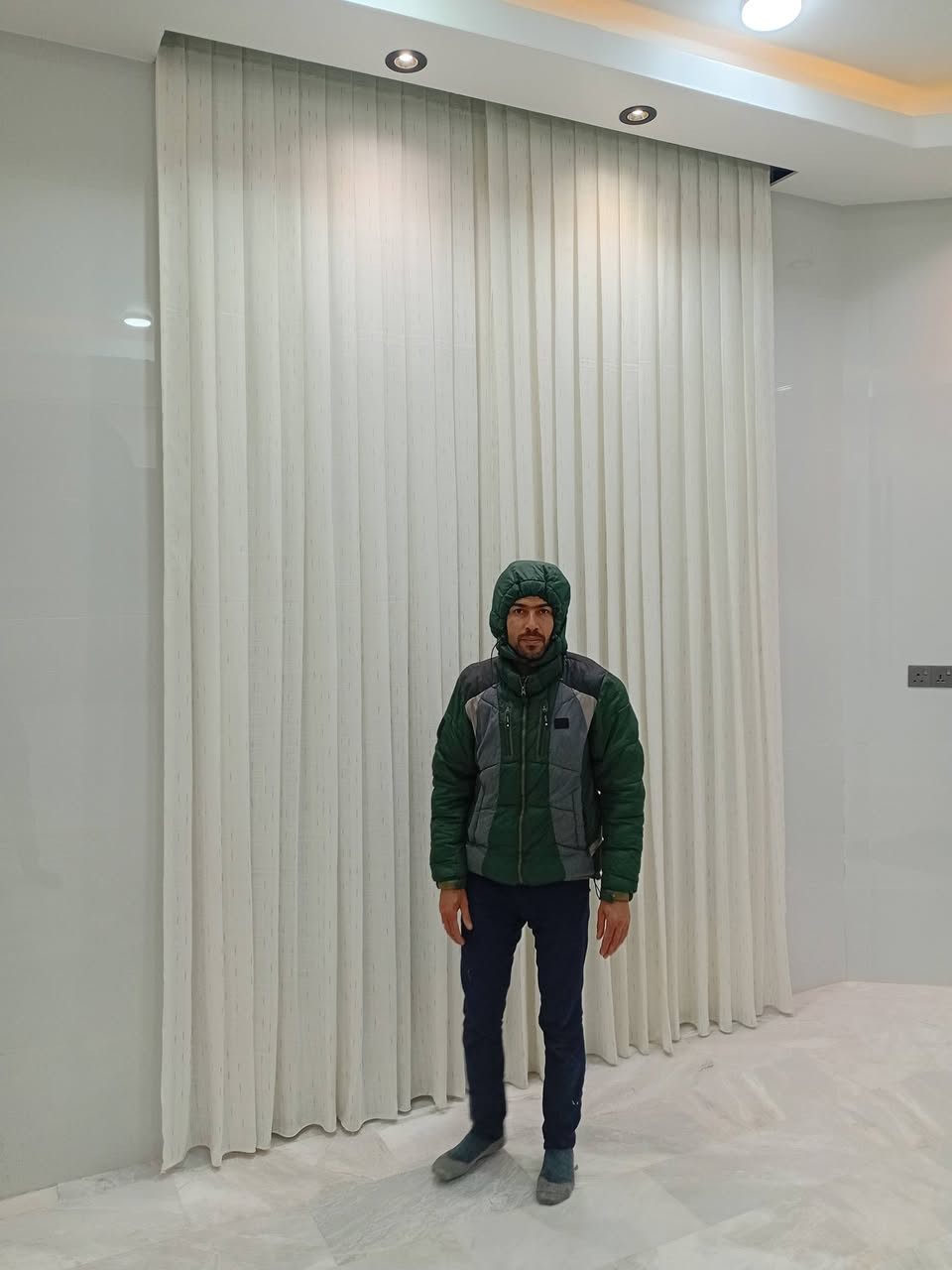 ستائر الفيروز تقدم لكم أروع الستائر حسب الطلب ولقياس الموقع شارع المستوصف يم مجمع عبدو ناحيه الامام رقم الهاتف للأستفسار ***********
