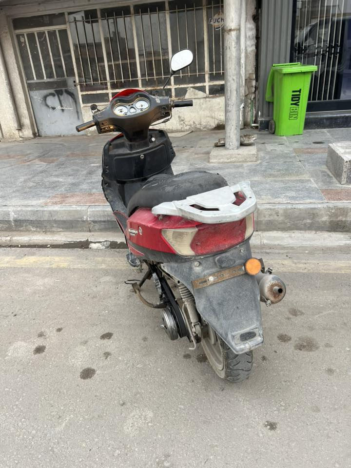 السلام عليكم 
دراجه للبيع شغاله أبيع كوم حديد 100 الف 
***********
