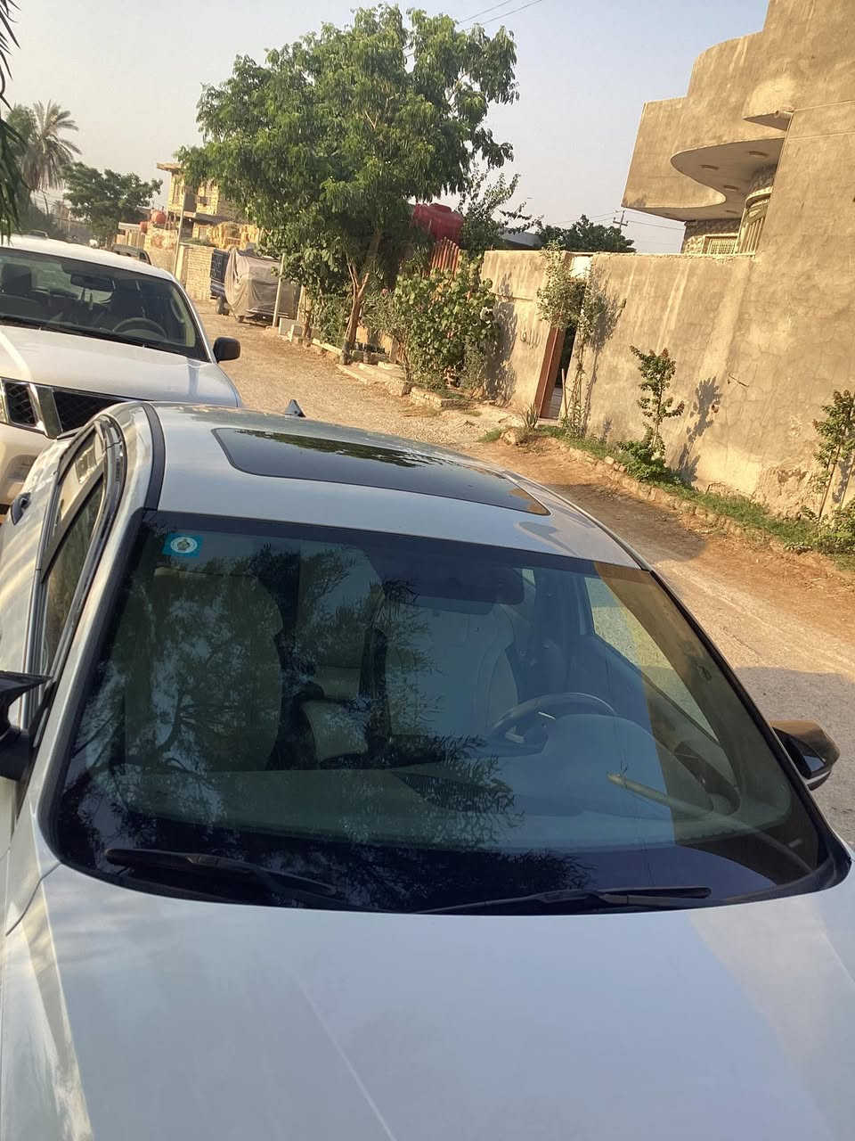 النترا خليجي 2021  محرك 2000 دوش 
رقم بغداد تحويل اي يوم 
فول مواصفات 
بصمة 
وشاشة وتحكمات والخ…

السيارة مكفولة من المحرك والكير والتبديل والصبغ 

بيها طخات بسيطة وشككم شخط مصورهن بفيديوا
 
مكان السيارة ..بابل 
السعر :171$

***********
