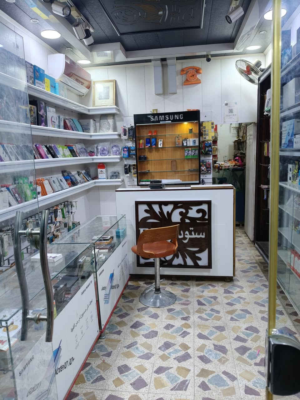 📢 فرصة استثمارية مميزة للبيع بسعر مناسب
يُعلن عن بيع مكتب شغال وجاهز بالكامل، وعليه رجل خير من الله 🙏
المحل كامل مكمل ولا يحتاج أي نقص، يشمل:
🔹 كفرات وإكسسوارات
🔹 أجهزة متنوعة
🔹 كاميرات
🔹 حاسبة
📍 الموقع: حي الحسين الجديد – شارع أبو شاكر
💰 الإيجار: فقط 200 بالشهر
✨ موقع حيوي وشغل مستمر، فرصة ممتازة للي يريد مشروع جاهز ومضمون بإذن الله
⚠️ سبب البيع: عدم التفرغ للمحل وانشغال بأعمال اخرى
📞 للتواصل: *********** عمارة, ميسان
