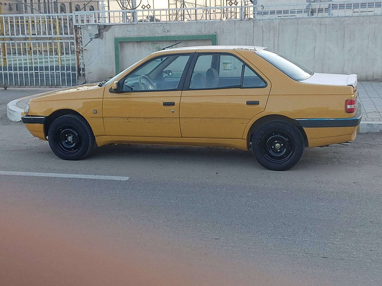 بيجو موديل 2016 مكفولة من الاضربه وتبديل بيها صبغ شويه بل بنيد وشويه بل داير الخلفي فقط مكينه وكير وتبريد صدر جدد تخم تاير جدد سنويه ورقام هيئة جدد مصفره كلها تحويل مباشر السعر 42 وبيها مجال مكاني بغداد ***********.         ***********
