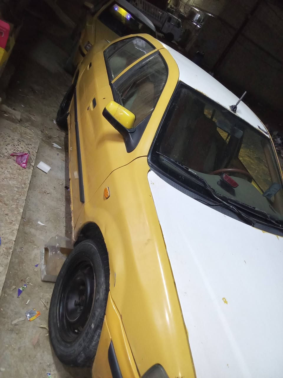 السلام عليكم سياره البيع موديل ٢٠١١
السعر٢٠ وبيها مجال اللتصال ***********
