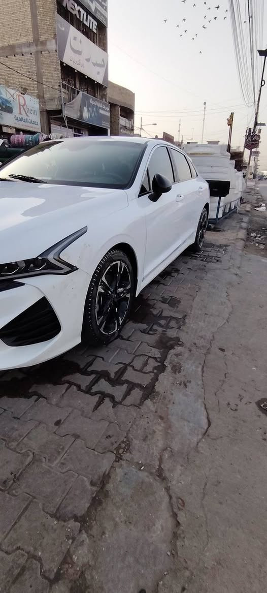 السلام عليكم
كي فايف وارد امريكي  موديل 23 فول مواصفات عدا الفتحة جاهزة من كلشي السيارة ماشية 23 الف  محرك 1600 تيربو معروضة (ب170$) مكان السيارة بغداد 
الاستفسار ع***********
