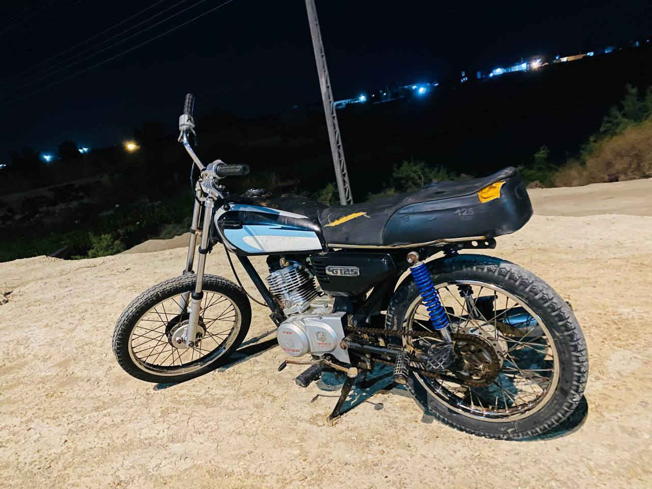 دراجه للبيع ماعوزه برغي مكينه نعومه ومعدل فول سعره 300او مراوس مكاني جبايش***********
