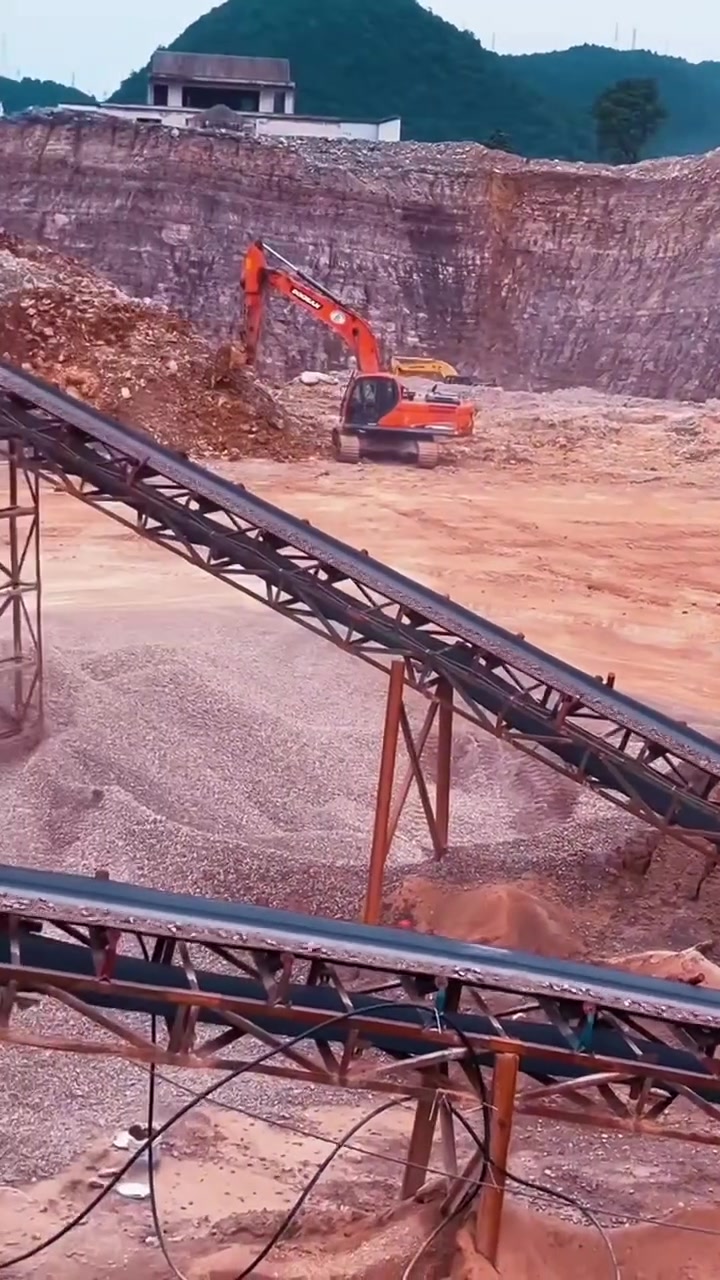 200 tons per hour stone crushing production line #crusher #stonecrusher


**إذا كنت صاحب هذا الإعلان وتريد حذفه لأي سبب، رجاءا أرسل رسالة إلى الدعم الفني**