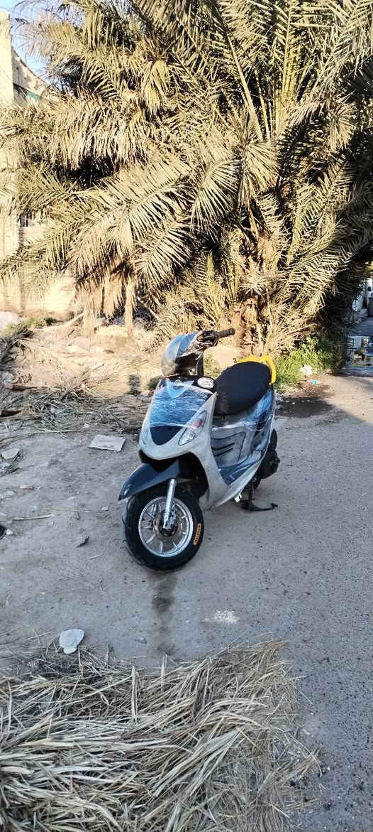 سلام عليكم دراجه ماكس منغولي كفاله عامه صار ٧ اشهر نازله كهربائيه سلف كلها شغاله مكينه بلاديه اي نقص ماكو  بيها تزويد خفيف مرتب وياله اصليه وصدر اصلي دبل خلفي اصلي زوج تاريرات جلاتيني نضافه كدام عينك سعر ٥٢٥ عنوان بنوك رقم ***********
