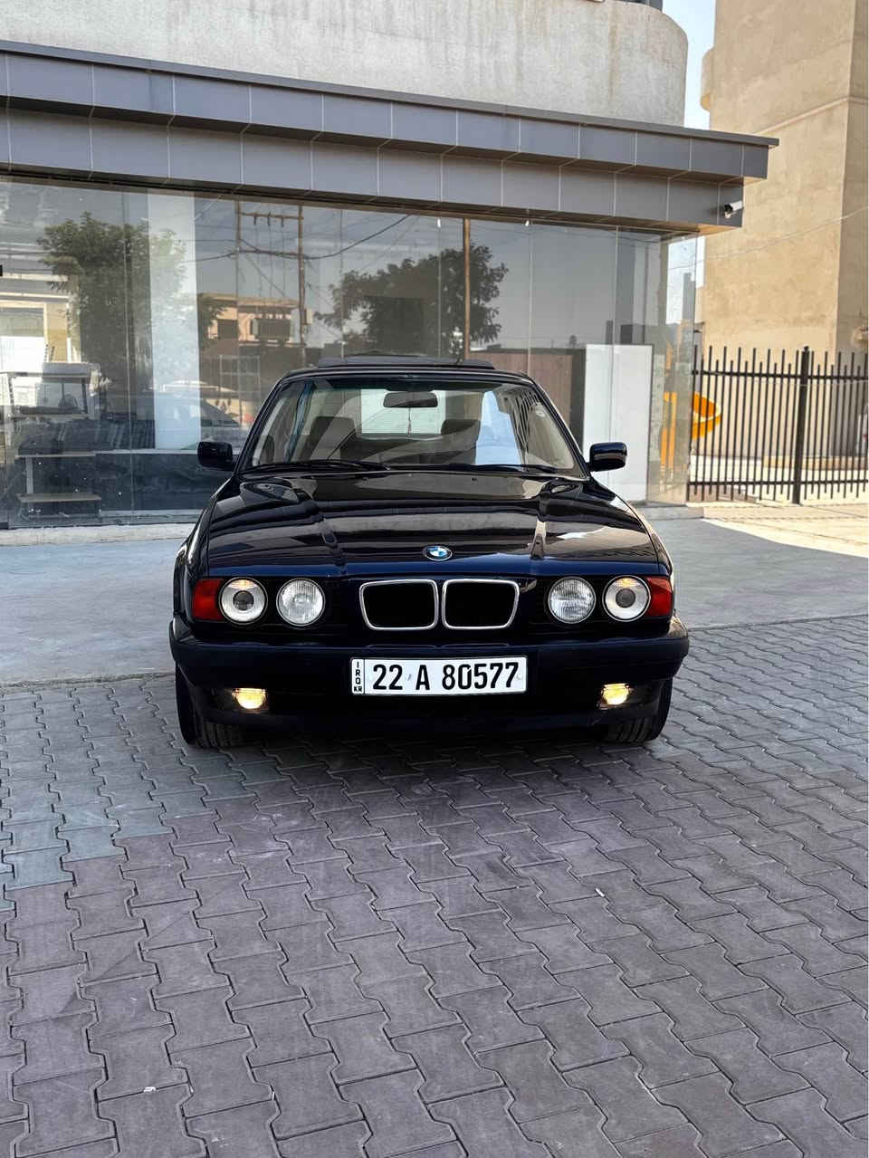 سلام عليكم بي ام موديل 1994حجم 525 بلاد كير اوتوماتيك سيارة مصبوغة جمالية بدون اي دواخل رقم سنوية جديد لحد 2031 بسمي سيارة جاهزة بدون اي مصرف سيارة بلادية حتئ سويجات 2 بلاديات ويا غرفة لوك كشنات جلد بدون اي عيب حتئ شخط مابي شراي تعال شوفة و تدلل سعرة 80 وبي مجال 
*********** كركوك, العراق
