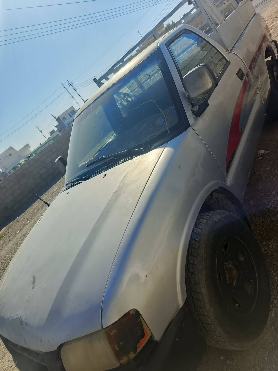 ‏جمسي
‏محرك كيا 
‏سيارة جاهزه من كلشي
‏السيارة ماشيه معاملة تحويل من الصبح 
‏موديل  98
‏العنوان تكريت 
‏السعر :15
‏وبيها حك الجيه 
‏للاستفسار:***********
