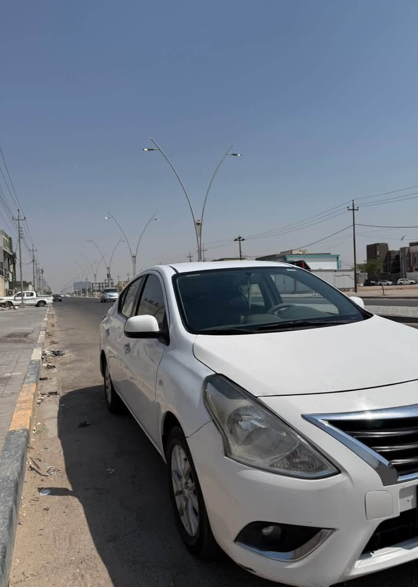نيسان سني 2020 هندي بليته زركه فول مواصفات مكفوله من الصبغ والضربه ولتبديل بيه حالوب خفيف ومكانين بارد ولباقي كفاله 
أربع جام كهربائي تبريد قطعتين حساسات خلفيه تحكم ستيرن مواصفات معروفه مكينه وكير وحداديه  وتبريد كله كفاله مدوشمه كشنات وارضيه وقماره 
ماشيه 70 رقم أربيل بأسم شركه  مكاني بصره سعر90
الاستفسار على رقم ***********

