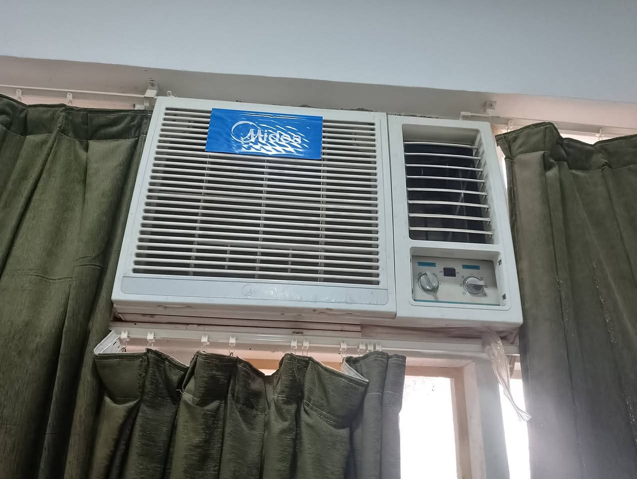 ثلاجه نوع كونكورد شرط الشغل والتبريد 
مع مكيف نوع ميديا للبيع


**إذا كنت صاحب هذا الإعلان وتريد حذفه لأي سبب، رجاءا أرسل رسالة إلى الدعم الفني**