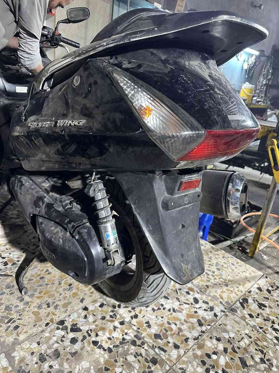 سلام عليكم سلفر ونج 400 شغاله وناعمه رون واحد ونص لا مرواح ولا خربطه حماوه ثابته فقط بيه خيط تبخير
سعرها 800وبيه مجال عليه ادامه كلجات ومنظومه بانزين


**إذا كنت صاحب هذا الإعلان وتريد حذفه لأي سبب، رجاءا أرسل رسالة إلى الدعم الفني**